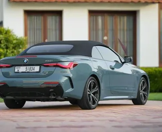BMW 420i Cabrio 2025 搭载 Rear drive 系统，在迪拜 可用。