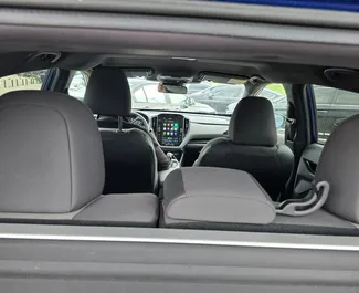 Subaru Crosstrek 内饰，在格鲁吉亚 出租。一辆优秀的 5 座位车，配备 Automatic 变速箱。