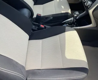Toyota Yaris 租赁。在 阿联酋 出租的 经济, 舒适性 汽车 ✓ Without Deposit ✓ 提供 TPL, SCDW, FDW, Passengers, Theft, No Deposit 保险选项。