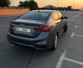 租赁 Hyundai Accent 的正面视图，在迪拜, 阿联酋 ✓ 汽车编号 #14763。✓ Automatic 变速箱 ✓ 0 评论。