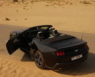 租车 Ford Mustang Cabrio #12350 Automatic 在 在迪拜，配备 2.3L 发动机 ➤ 来自 安德里 阿联酋。