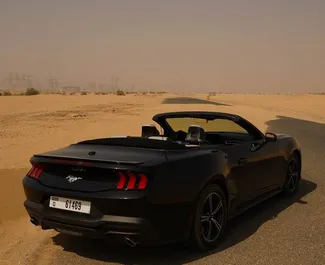 Rent a Ford Mustang Cabrio in 迪拜 阿联酋