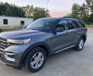 租赁 Ford Explorer 的正面视图，在明斯克, 白俄罗斯 ✓ 汽车编号 #15009。✓ Automatic 变速箱 ✓ 0 评论。