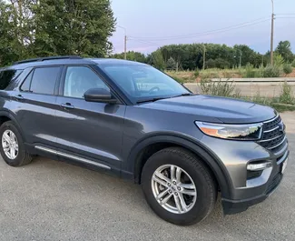 Ford Explorer 2022 的 Petrol 2.3L 发动机，在 在明斯克 出租。