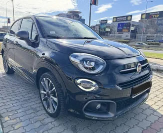 在 在塞尔维亚 租赁 Fiat 500X 2021 汽车，特点包括 ✓ 使用 Petrol 燃料和 150 马力 ➤ 起价 30 EUR 每天。