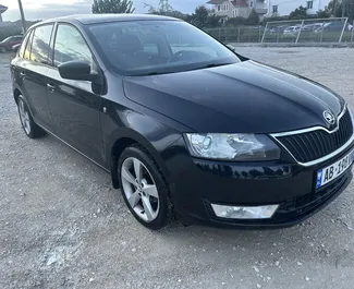 租车 Skoda Rapid Spaceback #14959 Manual 在 地拉那机场，配备 1.2L 发动机 ➤ 来自 罗密欧 在阿尔巴尼亚。