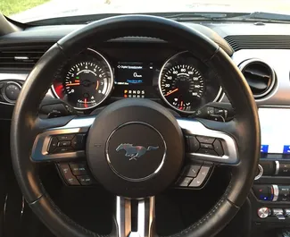 Ford Mustang Coupe 2020 搭载 Rear drive 系统，在明斯克 可用。