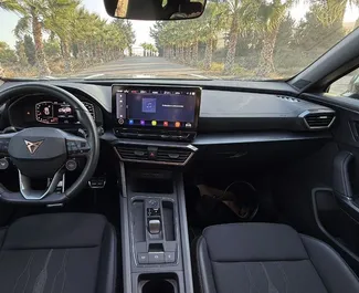 在 在西班牙 租赁 Cupra Formentor 2023 汽车，特点包括 ✓ 使用 Petrol 燃料和 310 马力 ➤ 起价 150 EUR 每天。