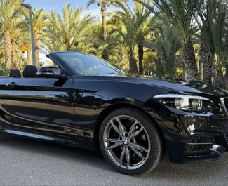 BMW 220d Cabrio 2019 在 在阿利坎特 可租赁，具有 250 km/day 里程限制。