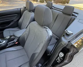 BMW 220d Cabrio 2019 的 Diesel 2.0L 发动机，在 在阿利坎特 出租。