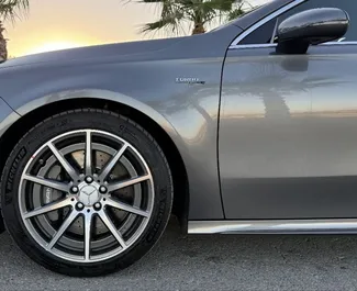 Mercedes-Benz A45-S 2022 的 Petrol 2.0L 发动机，在 在阿利坎特 出租。