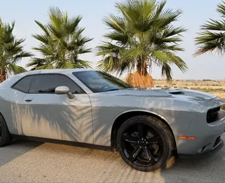 租赁 Dodge Challenger 的正面视图，在阿利坎特, 西班牙 ✓ 汽车编号 #14983。✓ Automatic 变速箱 ✓ 0 评论。