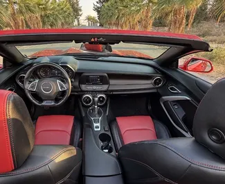 Chevrolet Camaro Cabrio 2020 的 Petrol 3.6L 发动机，在 在阿利坎特 出租。