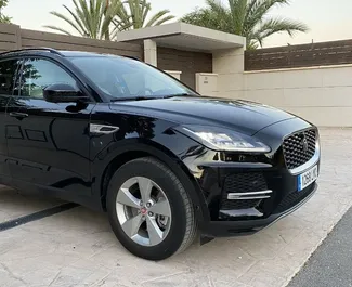 租车 Jaguar F-PACE #15006 Automatic 在 在阿利坎特，配备 2.0L 发动机 ➤ 来自 叶夫赫尼娅 在西班牙。
