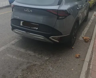 Kia Sportage 2024 的 Petrol 2.0L 发动机，在 在巴库 出租。