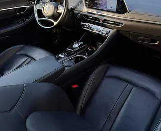 Hyundai Sonata 2021 在 在阿拉木图 可租赁，具有 250 km/day 里程限制。