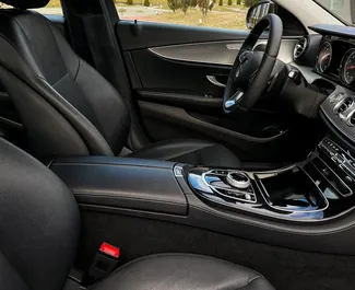 Mercedes-Benz E-Class 租赁。在 在白俄罗斯 出租的 高级 汽车 ✓ Deposit of 200 USD ✓ 提供 TPL, CDW 保险选项。