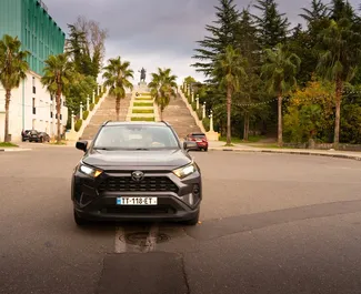 租赁 Toyota Rav4 的正面视图，在库塔伊西, 格鲁吉亚 ✓ 汽车编号 #10945。✓ Automatic 变速箱 ✓ 1 评论。