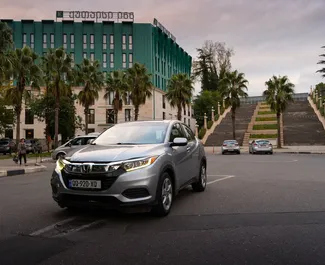 租赁 Honda HR-V 的正面视图，在库塔伊西, 格鲁吉亚 ✓ 汽车编号 #10950。✓ Automatic 变速箱 ✓ 2 评论。