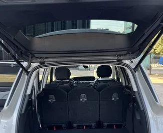 Citroen C4 Grand Picasso 内饰，在西班牙 出租。一辆优秀的 7 座位车，配备 Automatic 变速箱。