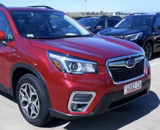租赁 Subaru Forester 的正面视图，在第比利斯, 格鲁吉亚 ✓ 汽车编号 #15100。✓ Automatic 变速箱 ✓ 0 评论。