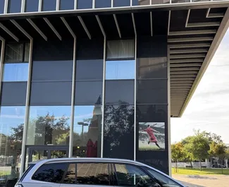 在 在西班牙 租赁 Citroen C4 Grand Picasso 2021 汽车，特点包括 ✓ 使用 Diesel 燃料和 130 马力 ➤ 起价 60 EUR 每天。