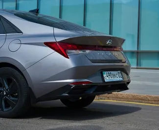 Hyundai Elantra 2022 在 在阿拉木图 可租赁，具有 250 km/day 里程限制。