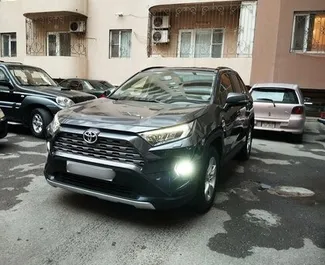 租赁 Toyota Rav4 的正面视图，在巴库, 阿塞拜疆 ✓ 汽车编号 #15074。✓ Automatic 变速箱 ✓ 0 评论。