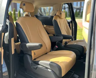 Kia Carnival 2020 的 Diesel 2.2L 发动机，在 在明斯克 出租。