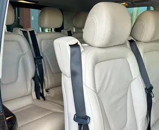 在 在白俄罗斯 租赁 Mercedes-Benz V-Class 2014 汽车，特点包括 ✓ 使用 Diesel 燃料和 211 马力 ➤ 起价 103 USD 每天。