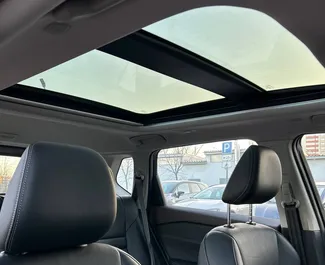 在 在白俄罗斯 租赁 Nissan X-Trail 2023 汽车，特点包括 ✓ 使用 Hybrid 燃料和 340 马力 ➤ 起价 81 USD 每天。