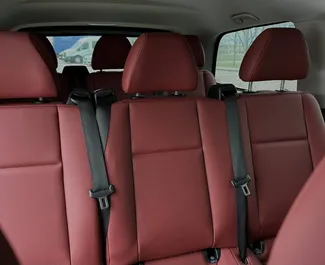 Mercedes-Benz V-Class 2018 的 Diesel 1.6L 发动机，在 在明斯克 出租。