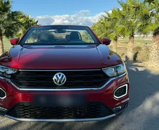 Volkswagen T-Roc Cabrio 租赁。在 在西班牙 出租的 舒适性, 高级, 敞篷车 汽车 ✓ Deposit of 500 EUR ✓ 提供 TPL 保险选项。