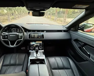 Land Rover Range Rover Evoque 2021 搭载 All wheel drive 系统，在阿利坎特 可用。