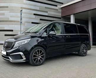 租赁 Mercedes-Benz V-Class 的正面视图，在明斯克, 白俄罗斯 ✓ 汽车编号 #15046。✓ Automatic 变速箱 ✓ 0 评论。