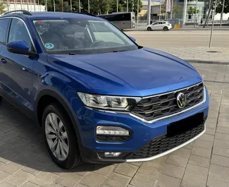 在 在西班牙 租赁 Volkswagen T-Roc 2021 汽车，特点包括 ✓ 使用 Diesel 燃料和  马力 ➤ 起价 60 EUR 每天。
