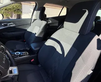 Kia Sportage 2022 在 在阿利坎特 可租赁，具有 250 km/day 里程限制。