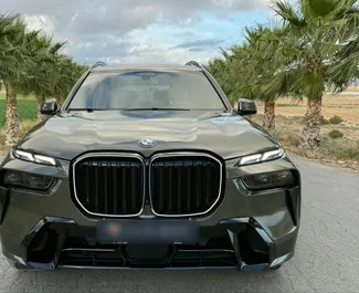 租车 BMW X7 #15195 Automatic 在 在阿利坎特，配备 3.0L 发动机 ➤ 来自 叶夫赫尼娅 在西班牙。