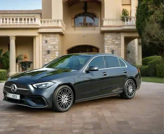 租赁 Mercedes-Benz C300 Coupe 的正面视图，在迪拜, 阿联酋 ✓ 汽车编号 #15329。✓ Automatic 变速箱 ✓ 0 评论。