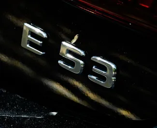 Mercedes-Benz E53 AMG 内饰，阿联酋 出租。一辆优秀的 4 座位车，配备 Automatic 变速箱。