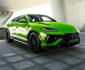 在 阿联酋 租赁 Lamborghini Urus 2025 汽车，特点包括 ✓ 使用 Petrol 燃料和 657 马力 ➤ 起价 2580 AED 每天。