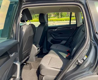 租赁 Volkswagen Tiguan 的正面视图，在迪拜, 阿联酋 ✓ 汽车编号 #12264。✓ Automatic 变速箱 ✓ 0 评论。