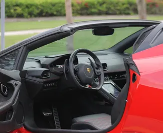 Lamborghini Huracan Perfomante Spider 2024 的 Petrol 5.2L 发动机，在 在迪拜 出租。