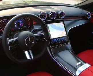 Mercedes-Benz C200 2023 的 Petrol 2.2L 发动机，在 在迪拜 出租。