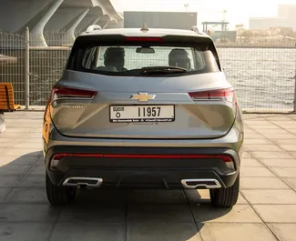 在 阿联酋 租赁 Chevrolet Captiva 2026 汽车，特点包括 ✓ 使用 Petrol 燃料和 200 马力 ➤ 起价 190 AED 每天。