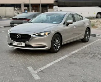 在 阿联酋 租赁 Mazda 6 2025 汽车，特点包括 ✓ 使用 Petrol 燃料和 187 马力 ➤ 起价 180 AED 每天。