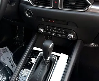 Mazda CX-5 2025 在 在迪拜 可租赁，具有 250 km/day 里程限制。