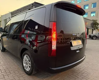 Hyundai Staria 租赁。在 阿联酋 出租的 舒适性, 小型货车 汽车 ✓ Deposit of 2000 AED ✓ 提供 TPL 保险选项。