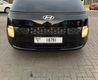 租赁 Hyundai Staria 的正面视图，在迪拜, 阿联酋 ✓ 汽车编号 #15333。✓ Automatic 变速箱 ✓ 0 评论。