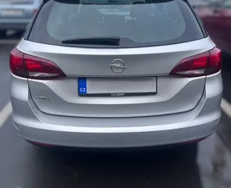 租车 Opel Astra Sports Tourer #15253 Automatic 在 在布达佩斯，配备 1.5L 发动机 ➤ 来自 凯特 在匈牙利。